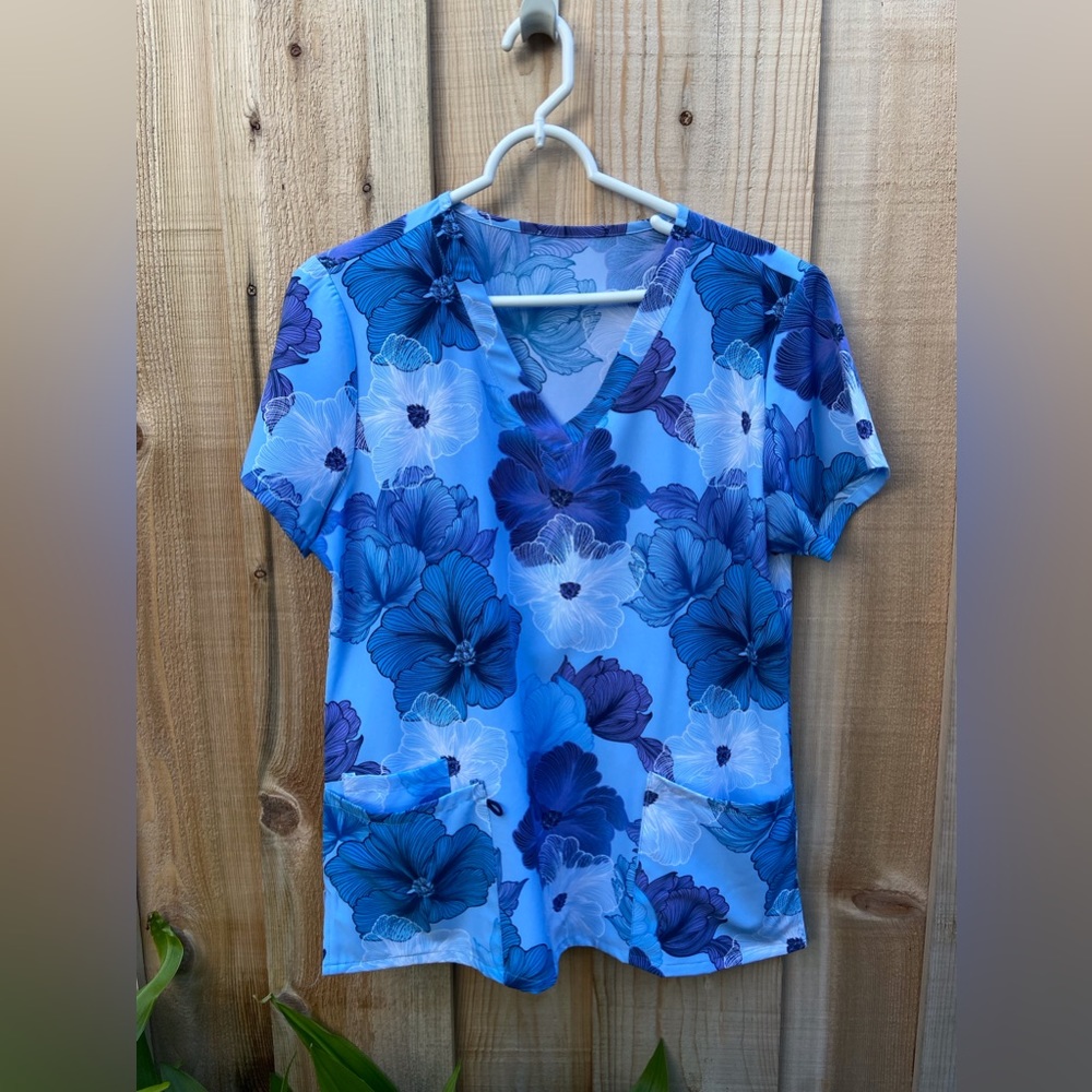 Scrub Top/ Large